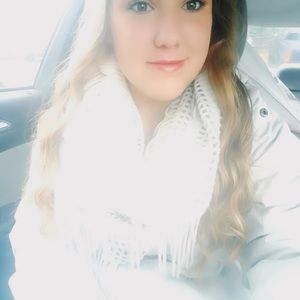 Meet your Posher, Raeanna